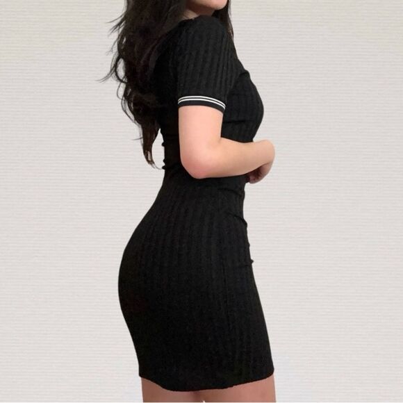 H&M Divided BLACK RIBBED KNIT SPORTY BODYCON DRESS SIZE 10 - Picture 3 of 6